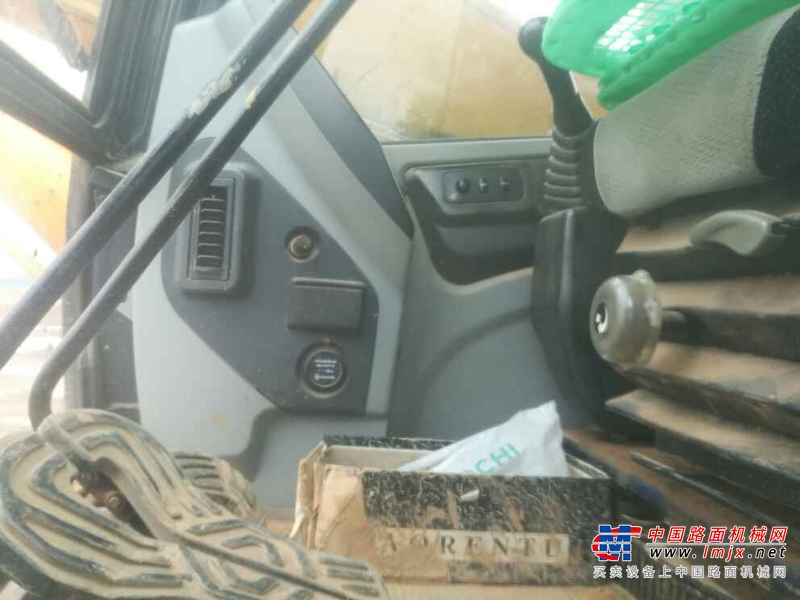 江西出售转让二手8000小时2011年现代R215挖掘机