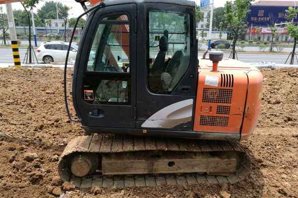 安徽出售转让二手4000小时2013年日立ZX70挖掘机
