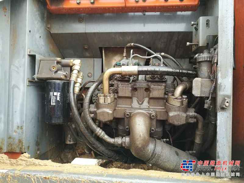 江西出售转让二手12000小时2010年日立ZX200挖掘机