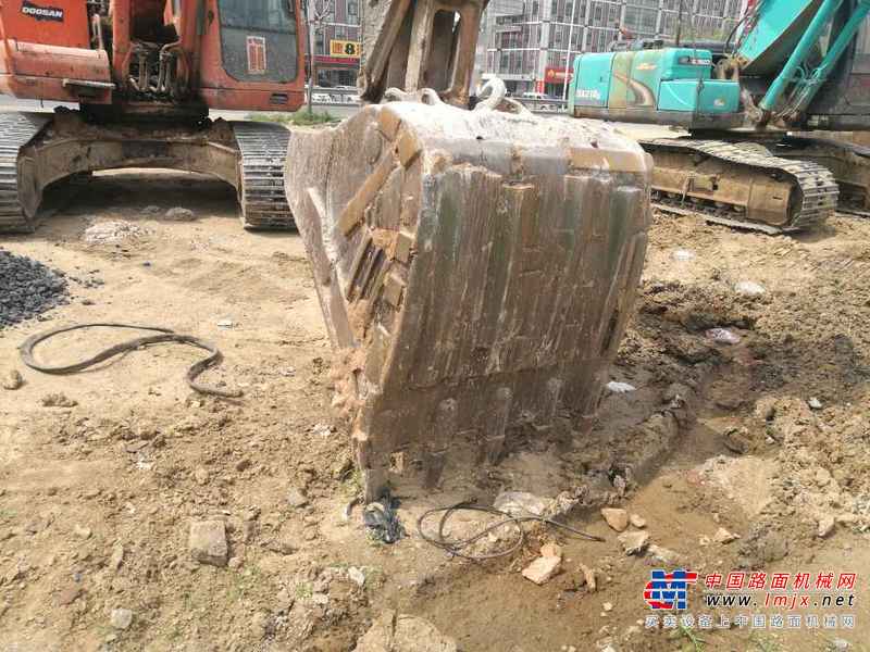 山东出售转让二手9864小时2009年斗山DH225挖掘机