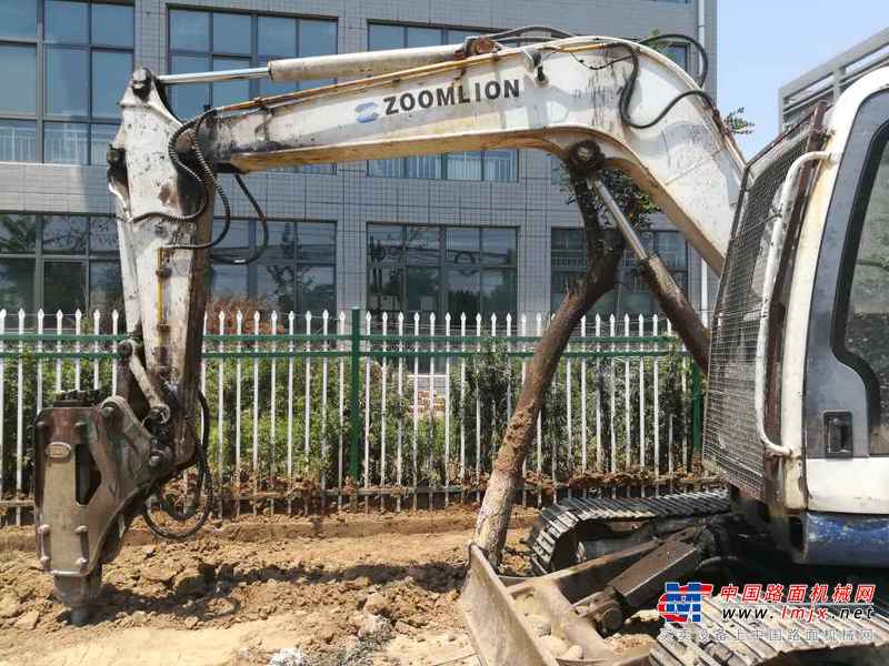 陕西出售转让二手8000小时2009年中联重科ZE80E挖掘机