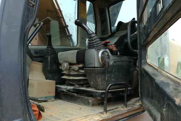 安徽出售转让二手7000小时2012年现代R225LC挖掘机