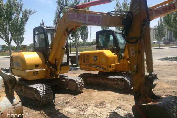 内蒙古出售转让二手6200小时2010年福田雷沃FR65挖掘机