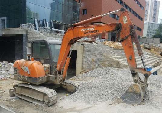 贵州出售转让二手8000小时2011年斗山DH60挖掘机