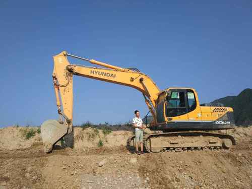 甘肃出售转让二手3400小时2012年现代R225LC挖掘机