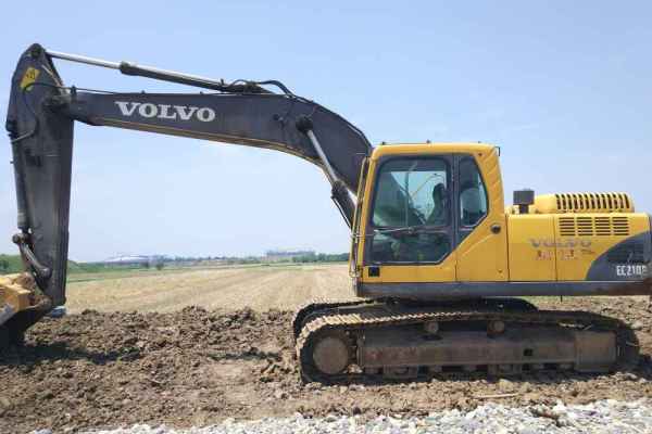 湖北出售转让二手10000小时2009年沃尔沃EC210B挖掘机