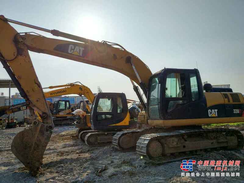 湖北出售转让二手6000小时2013年卡特彼勒320D挖掘机