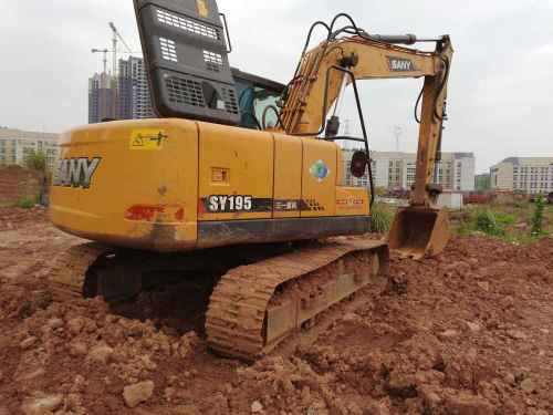 四川出售转让二手2300小时2015年三一重工SY135C挖掘机