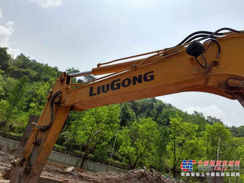 四川出售转让二手1300小时2015年柳工CLG908DN挖掘机