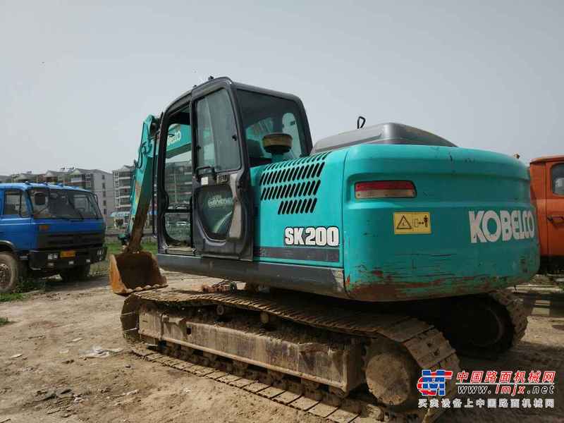 湖北出售转让二手6000小时2011年神钢SK140LC挖掘机