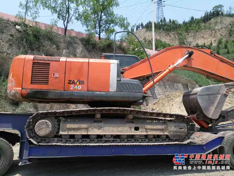 山西出售转让二手6000小时2010年日立ZX240挖掘机