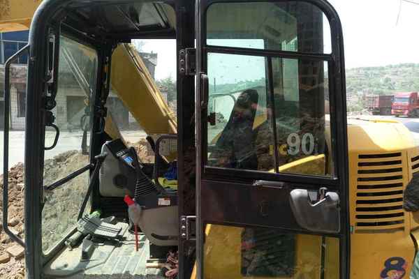 山西出售转让二手3300小时2012年小松PC70挖掘机