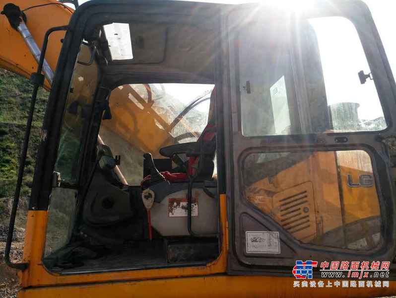 山西出售转让二手6000小时2010年龙工LG6235挖掘机