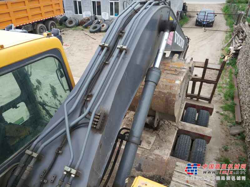 黑龙江出售转让二手5800小时2012年沃尔沃EC240BLC挖掘机