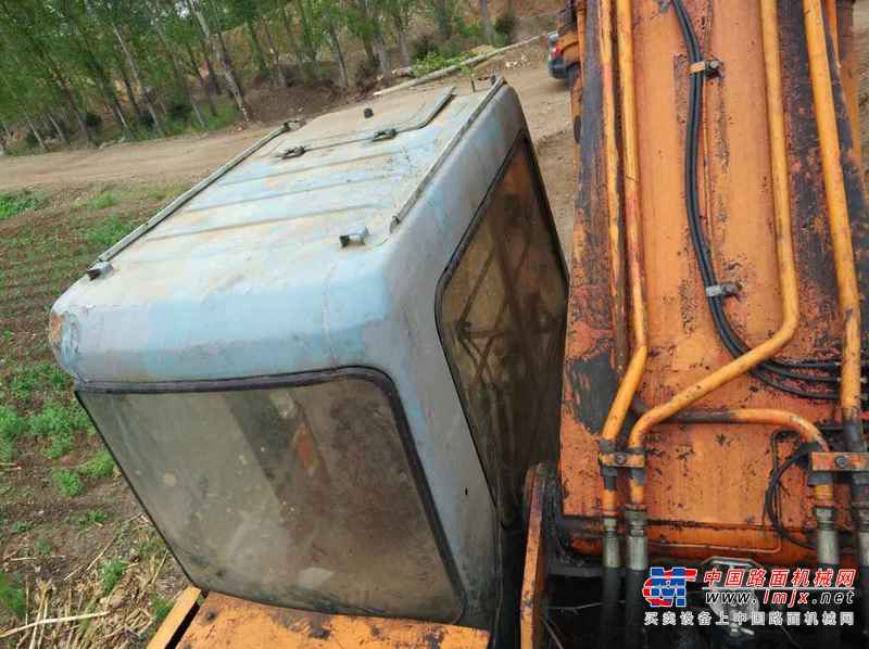黑龙江出售转让二手15896小时2003年日立EX300挖掘机