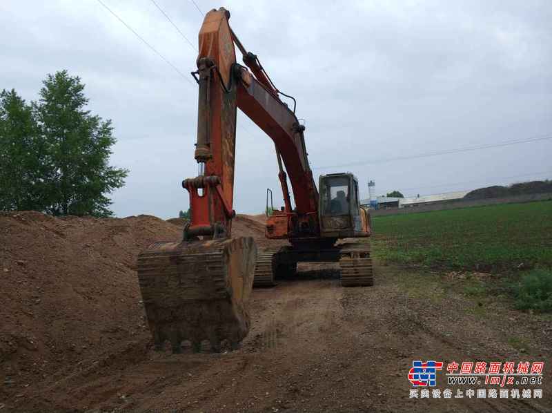 黑龙江出售转让二手15896小时2003年日立EX300挖掘机