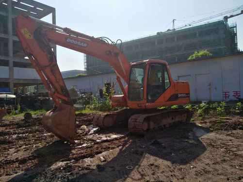 四川出售转让二手9000小时2010年斗山DH150挖掘机