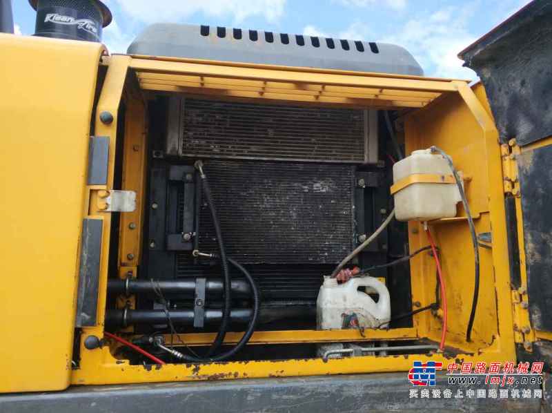 黑龙江出售转让二手5428小时2011年山重建机JCM924D挖掘机