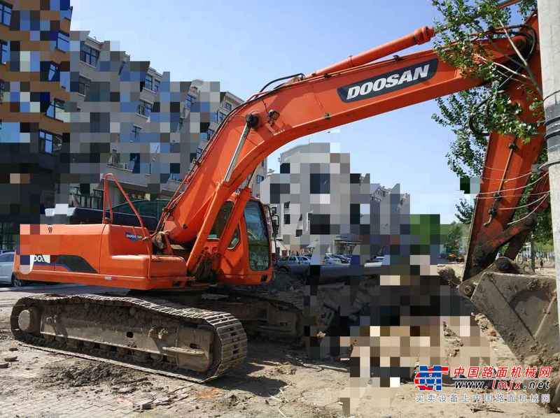 黑龙江出售转让二手11000小时2010年斗山DH300LC挖掘机