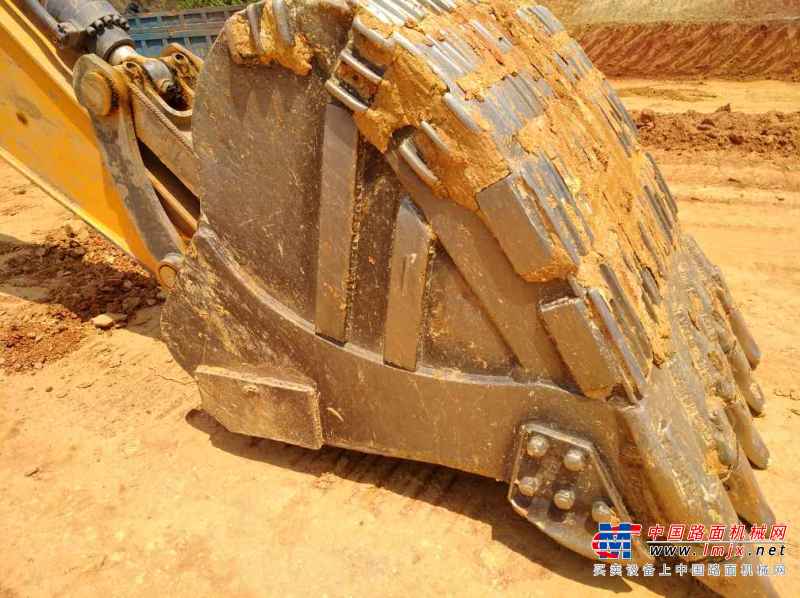 云南出售转让二手8000小时2011年三一重工SY285C挖掘机