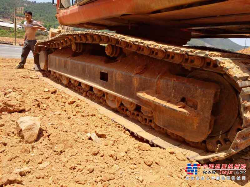 云南出售转让二手8650小时2011年斗山DH220挖掘机