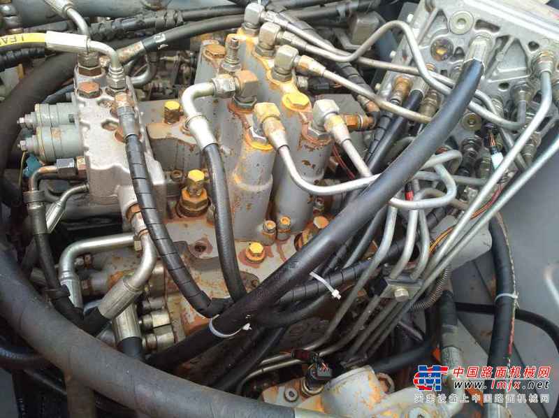 云南出售转让二手10000小时2010年日立ZX120挖掘机