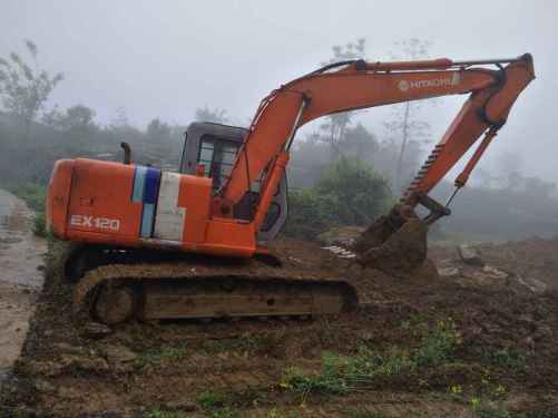 四川出售转让二手9000小时2003年日立EX120挖掘机