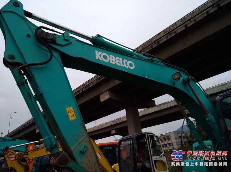 云南出售转让二手5000小时2012年神钢SK140LC挖掘机