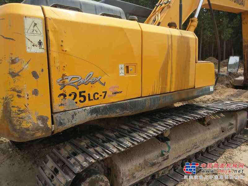 河南出售转让二手7600小时2010年现代R225挖掘机