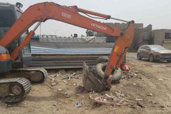 宁夏出售转让二手5000小时2010年日立EX55UR挖掘机