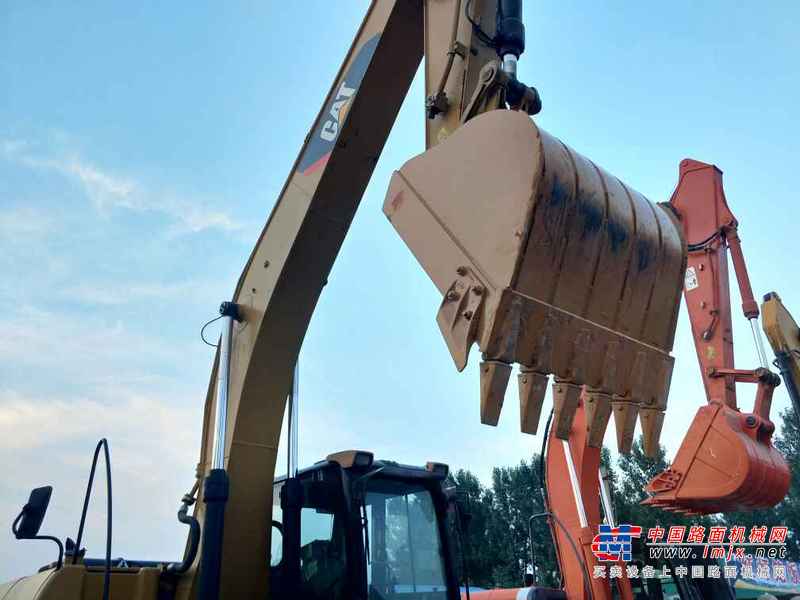 河南出售转让二手2980小时2012年卡特彼勒320D挖掘机