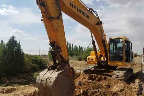 内蒙古出售转让二手10000小时2008年现代R245挖掘机