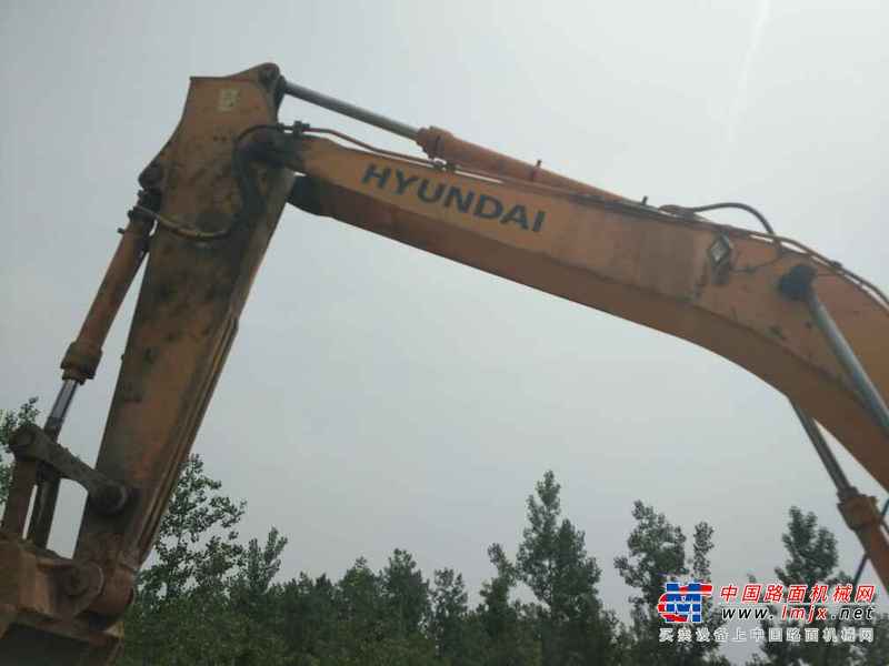 河南出售转让二手4800小时2011年现代R215挖掘机