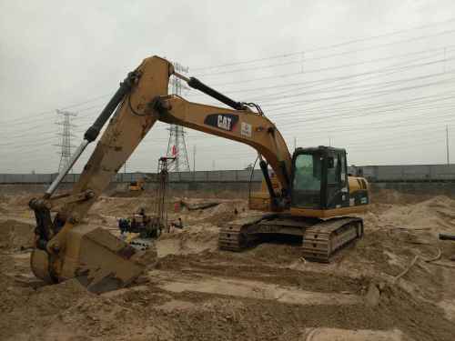 河南出售转让二手7600小时2011年卡特彼勒323D挖掘机