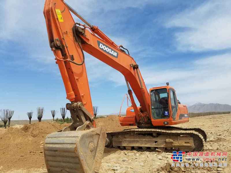 内蒙古出售转让二手9500小时2010年斗山SL258LC挖掘机