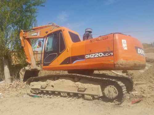内蒙古出售转让二手13000小时2011年斗山DH215挖掘机