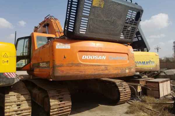 内蒙古出售转让二手18000小时2008年斗山DH300LC挖掘机