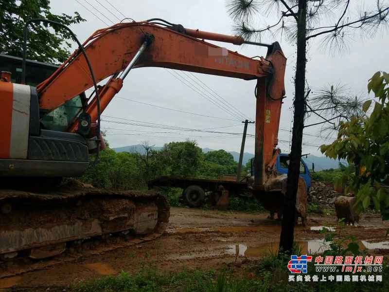 江西出售转让二手8600小时2010年日立ZX200挖掘机