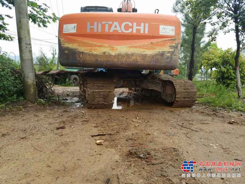 江西出售转让二手8600小时2010年日立ZX200挖掘机