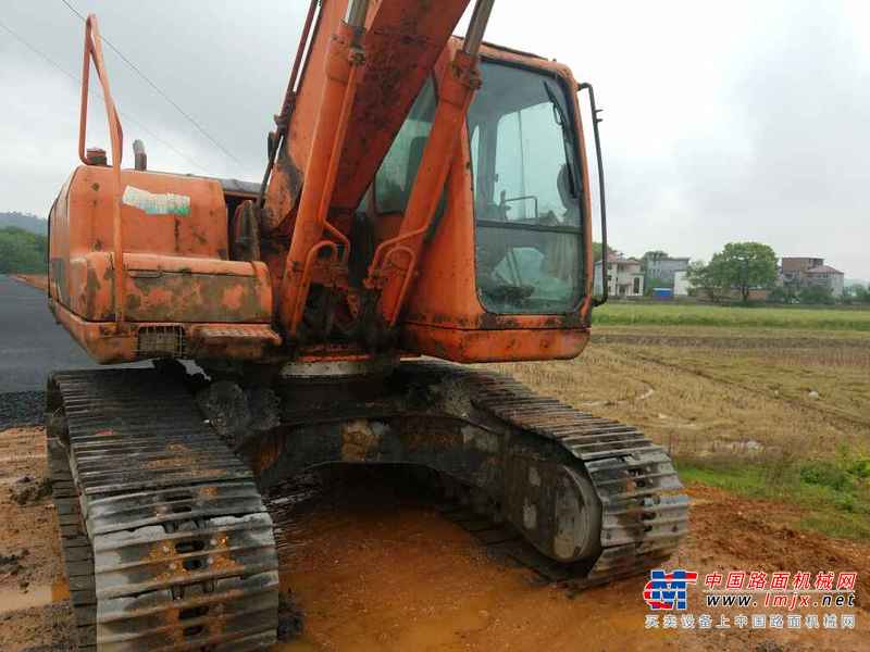 江西出售转让二手8900小时2010年斗山DH215挖掘机