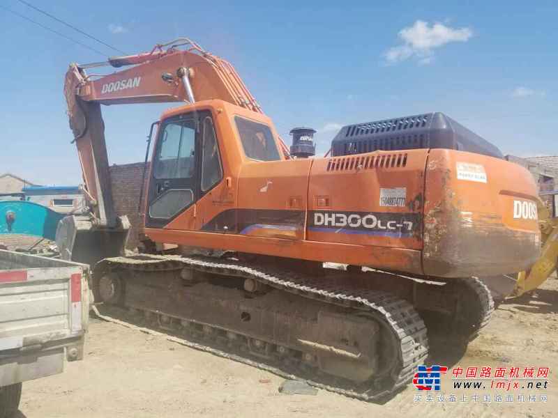 内蒙古出售转让二手8000小时2011年斗山DH300挖掘机