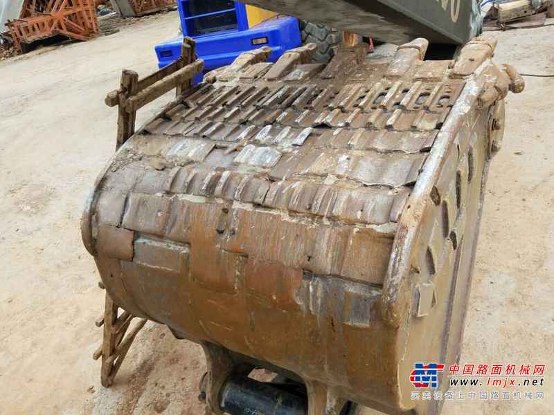 江西出售转让二手8000小时2010年沃尔沃EC240B挖掘机
