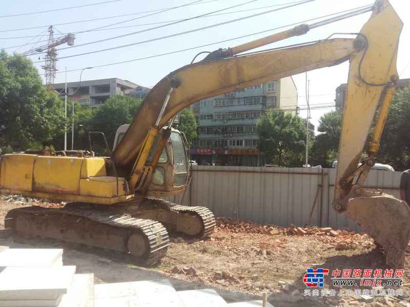 河北出售转让二手15000小时2005年住友SH200挖掘机