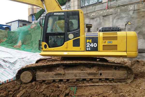 陕西出售转让二手3800小时2014年小松PC240LC挖掘机