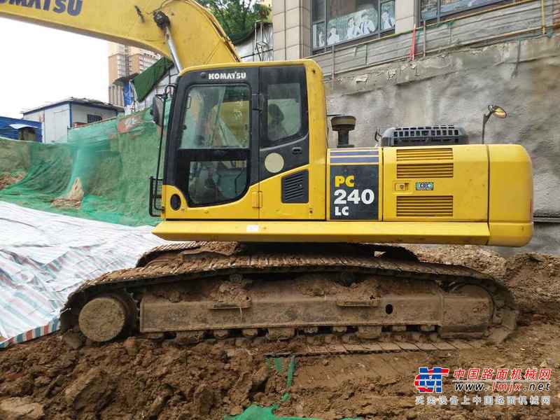 陕西出售转让二手3800小时2014年小松PC240LC挖掘机