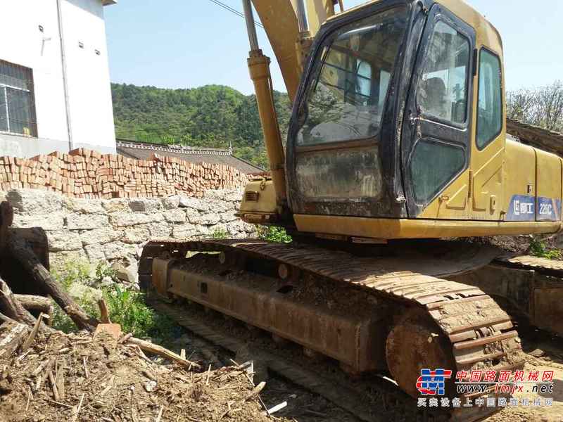 陕西出售转让二手6000小时2008年柳工CLG220挖掘机