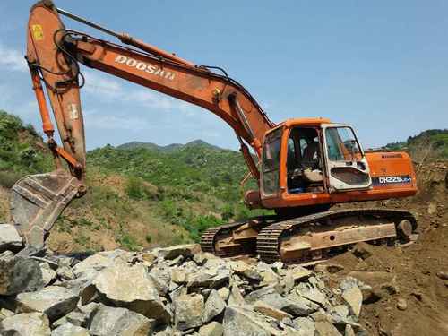 陕西出售转让二手6000小时2009年斗山DH220LC挖掘机