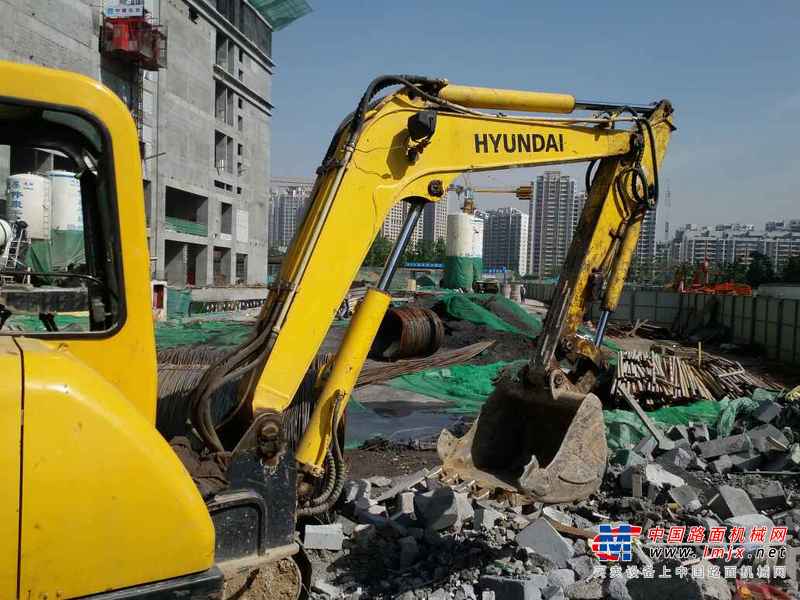 陕西出售转让二手7000小时2008年现代R60挖掘机