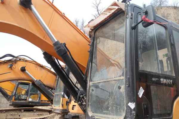 陕西出售转让二手2000小时2013年三一重工SY235C挖掘机
