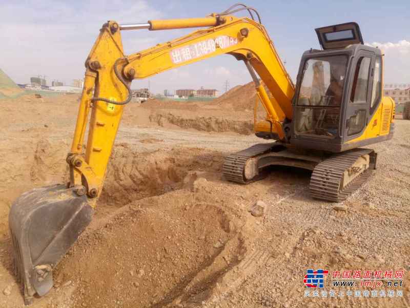 内蒙古出售转让二手3000小时2014年沃得重工W285挖掘机